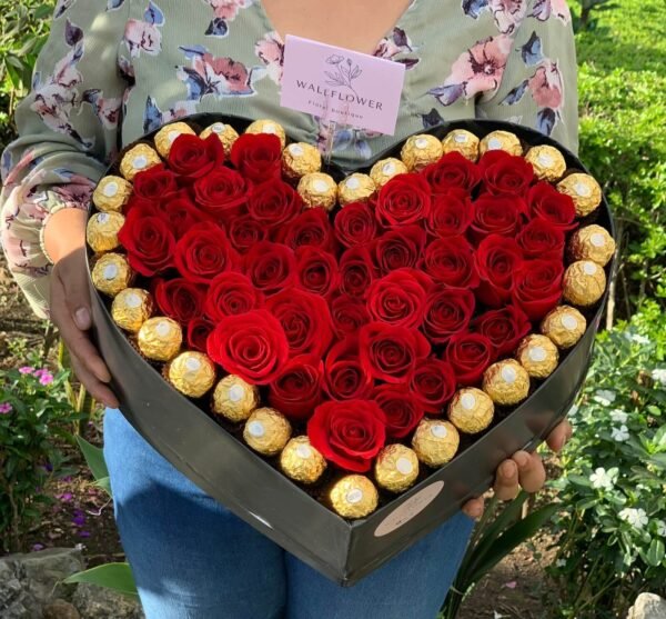 Arreglo con 48 rosas y 32 chocolates Ferrero